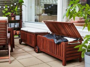 rangement balcon meubles etagere astuces idees banc plantes