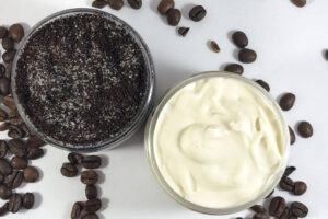recette gommage poils incarnés maison marc de café yaourt bulgare