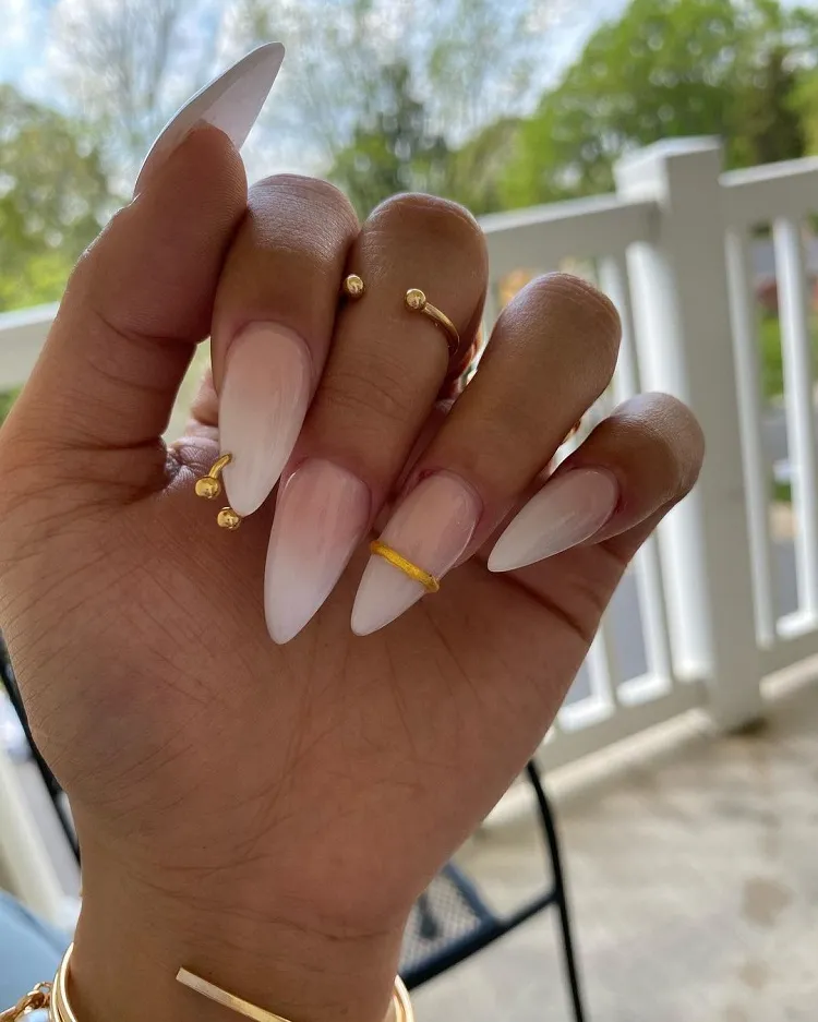 tendance nail art nail piercing ongles longs stiletto manucure printemps été 2023
