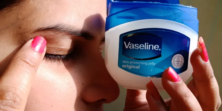 la vaseline comment allonger les cils sans mascara avoir de plus long faire un effet mascara sans technique astuces 2023