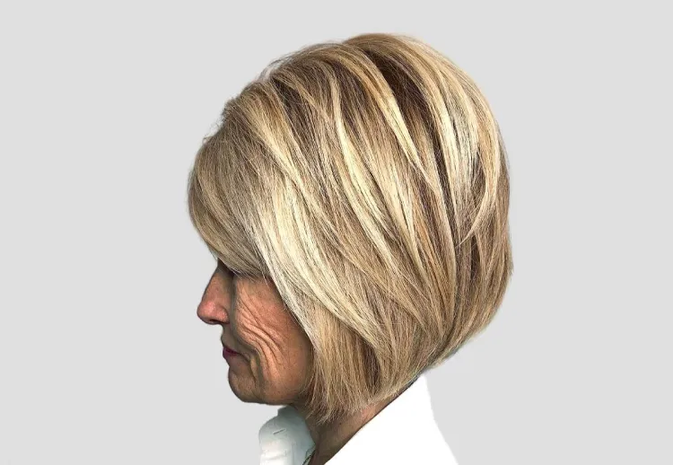 le bob court coupe courte pixie coupe courte degradee femme 70 ans coupes courtes 2023 coiffure cheveux gris stylee
