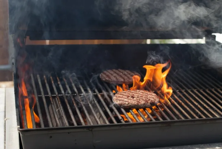 avoir des flammes dans un barbecue respecter règles extérieur côté goût côté sécurité