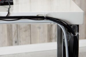 comment cacher fils électriques facons hacks crochets plastique transparent