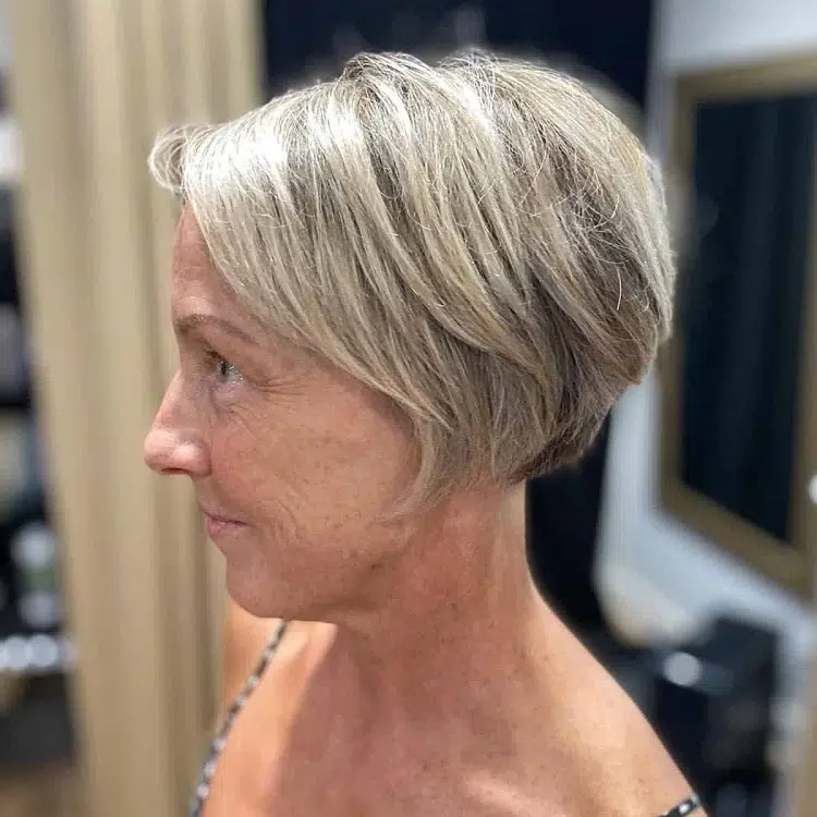 coupe de cheveux femme 70 ans visage rond