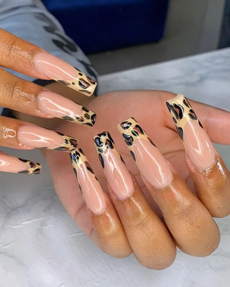 manucure française ongles longs imprimé animalier motifs leopard