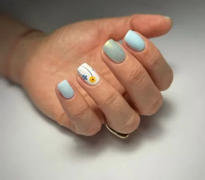 ongles carré arrondi court ongles en gel tendance 2023 nail art fleur