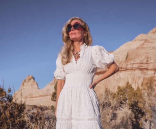 robe d'été femme 50 ans tendance blanche boho chic