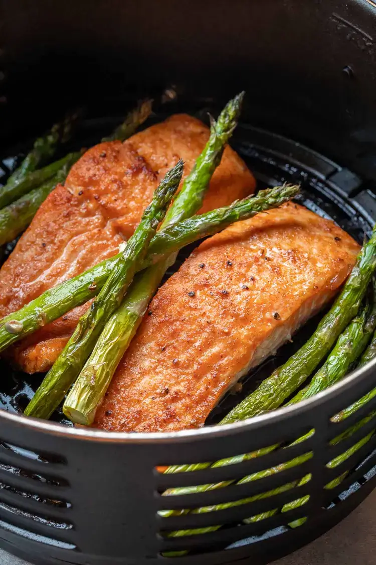 saumon en airfryer recette facile 10 minutes poisson succulent asperges