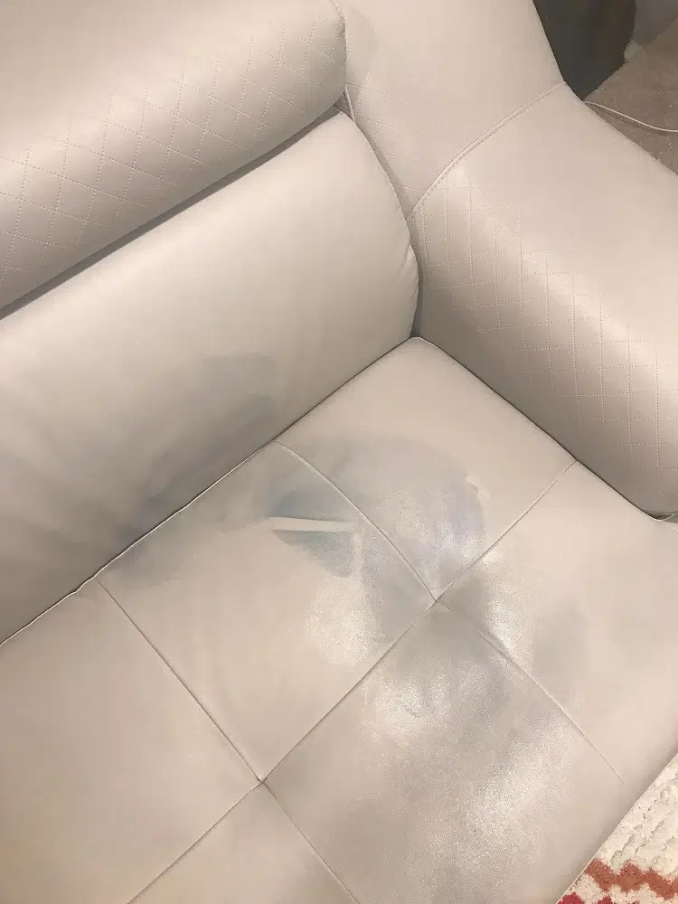 comment nettoyer un canapé en cuir très sale