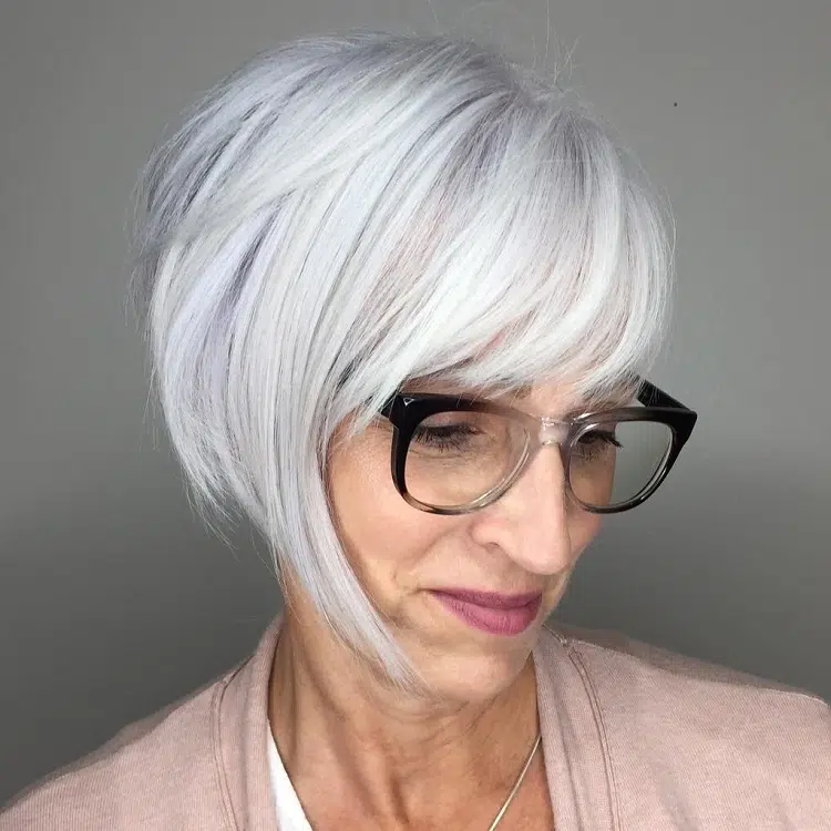 coupe asymetrique femme 50 ans