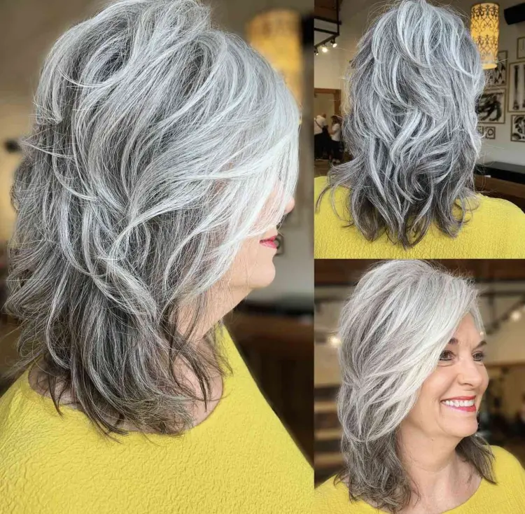 coiffure cheveux gris bouclés look moderne femme 70 ans