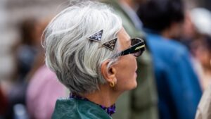 coiffure courte pinces à cheveux modernes idée 2023