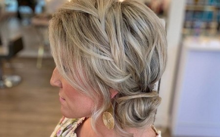 comment attacher ses cheveux courts après 50 ans femme 60 ans coiffures anti âge visage rond ovale lunettes