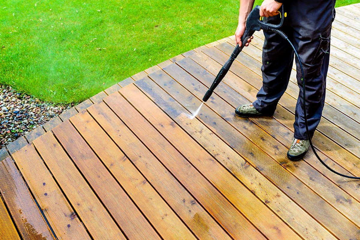comment nettoyer une terrasse en bois qui a noirci