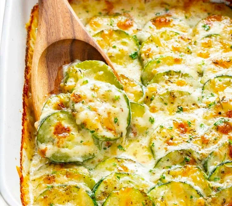 gratin de courgettes au fromage de chèvre casserole débordant saveurs légères rafraîchissantes