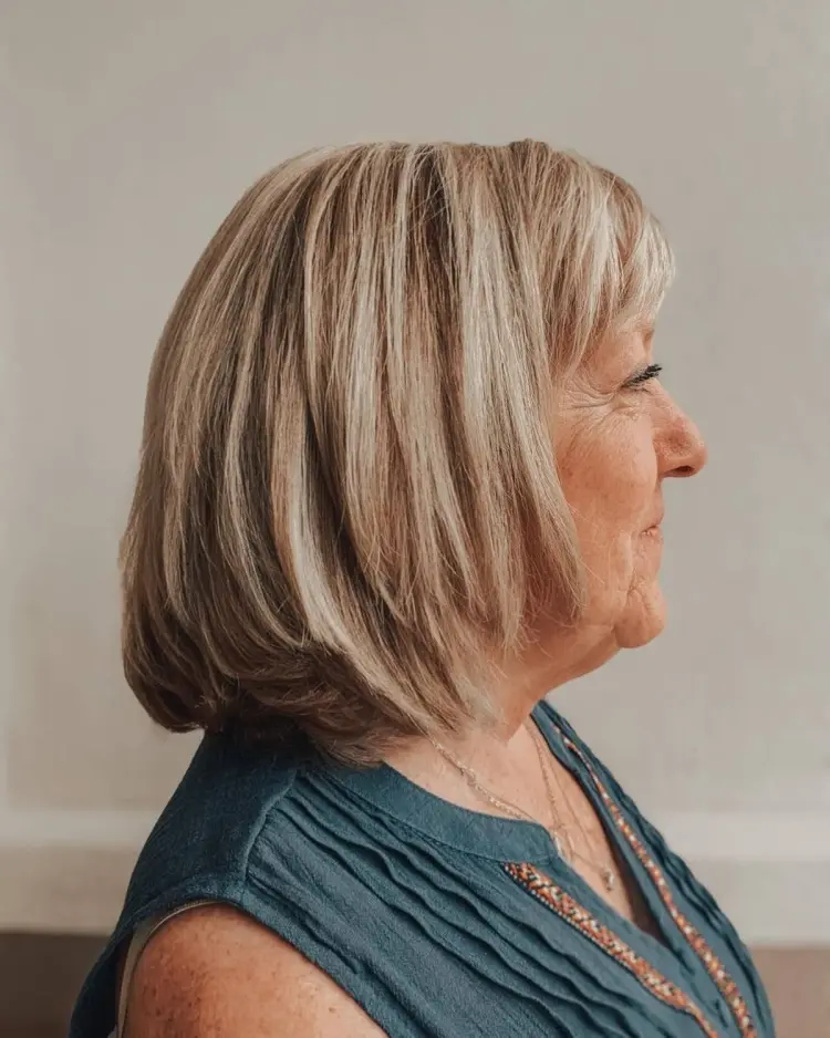 mèches pour femme de 50 60 70 ans coiffure courte anti age