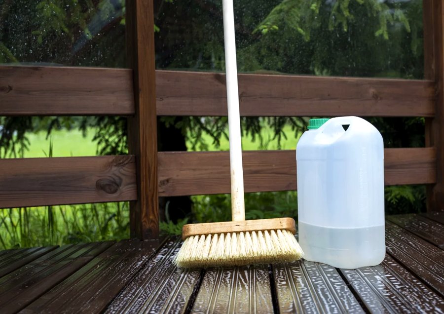 méthode pour nettoyer une terrasse en bois
