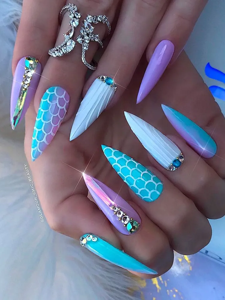 nail art original nouvelle tendance mermaid nails idée manucure été 2023