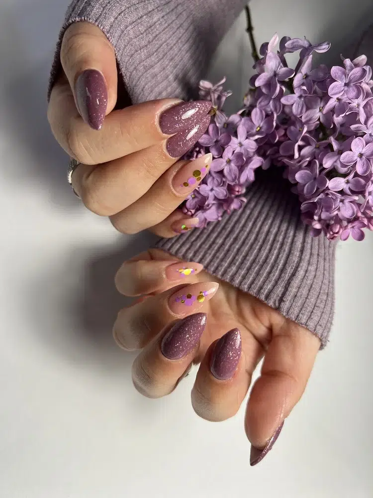ongles violet paillettes