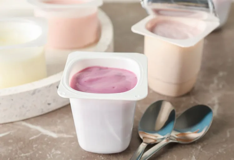 peut on manger yaourt périmé quelles conditions risques que faire avec