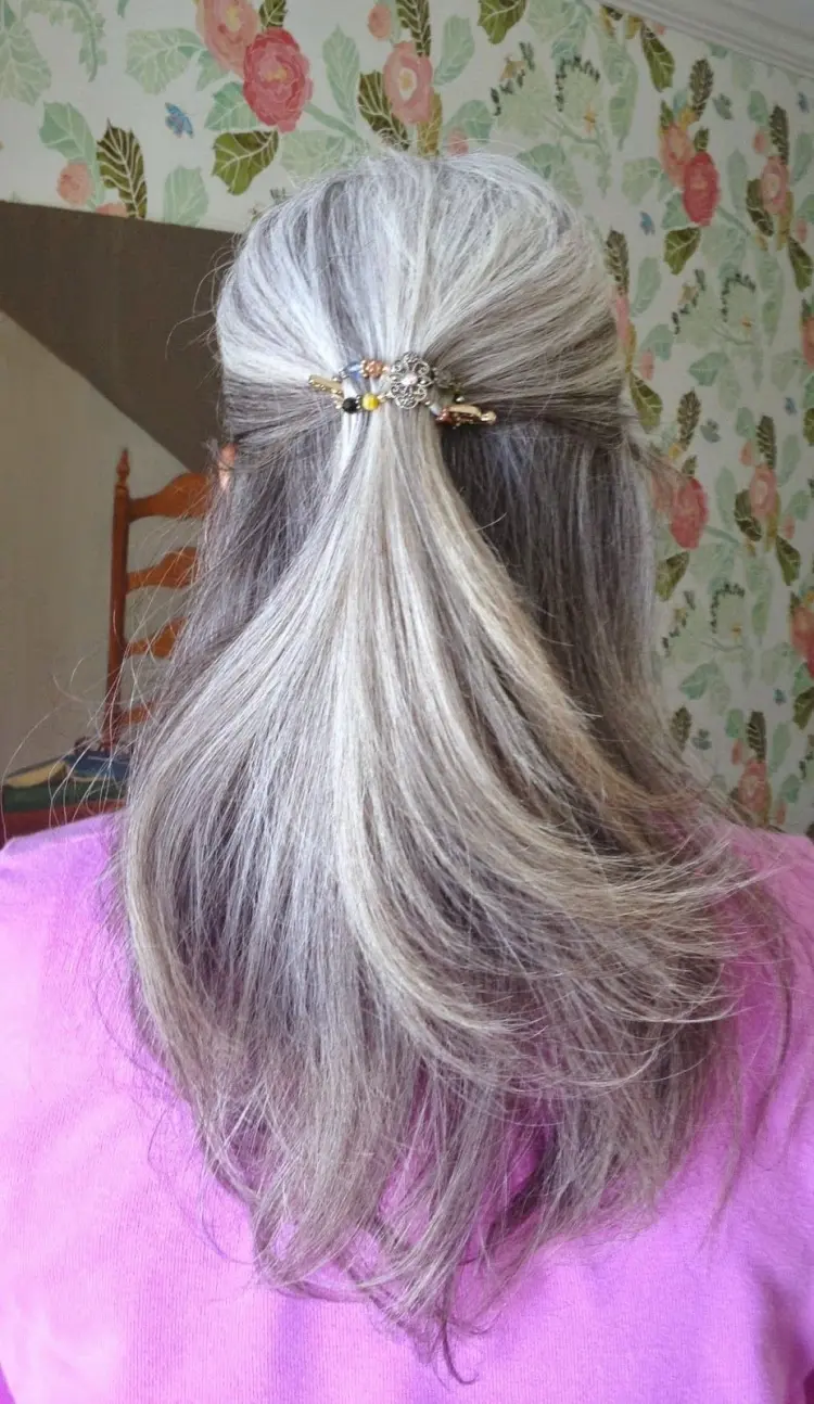 pince à cheveux vintage femme mature idée coiffure