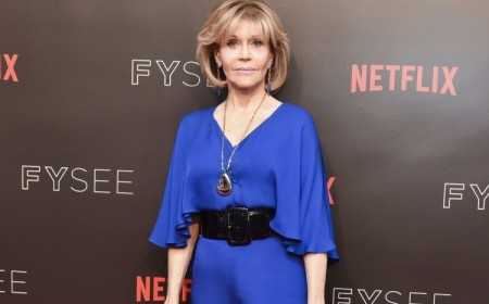 porter une combinaison à 60 ans femme tendance idées