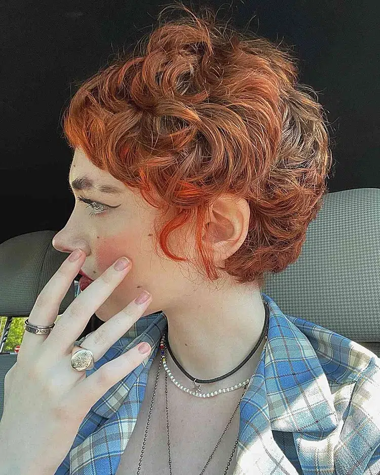 quelle coupe courte sur cheveux bouclés femme wixie haircut bixie cut 2023 pixie mini frange