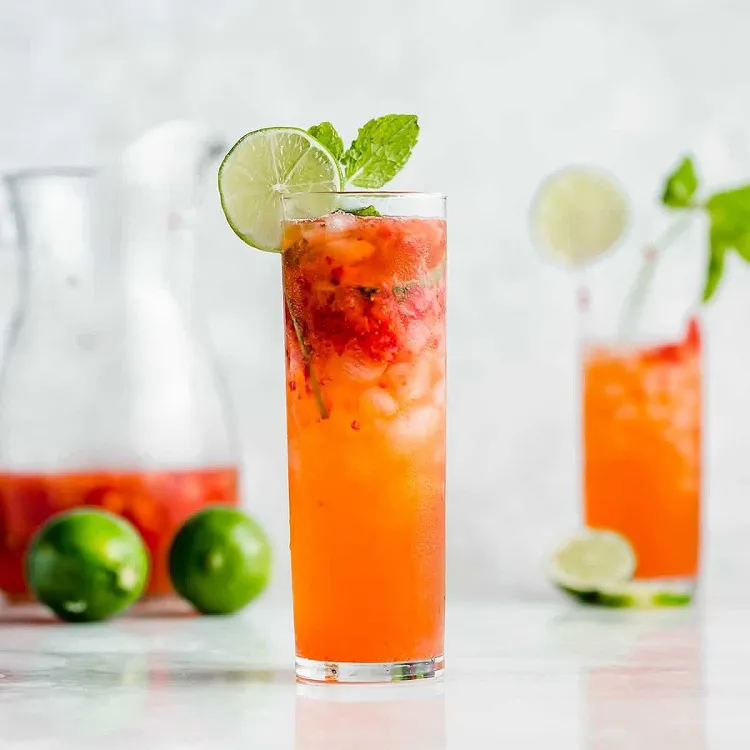 recette cocktail mojito fraises basilic sans alcool idée mocktail été 2023