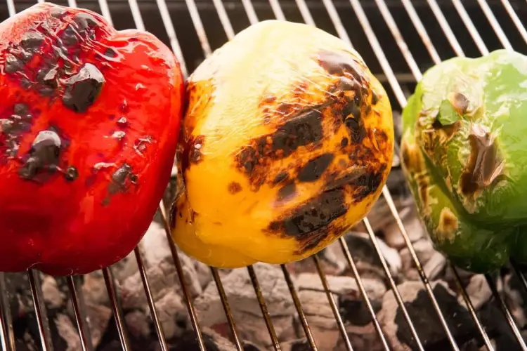 retirer peau poivrons rouges verts barbecue astuces méthode