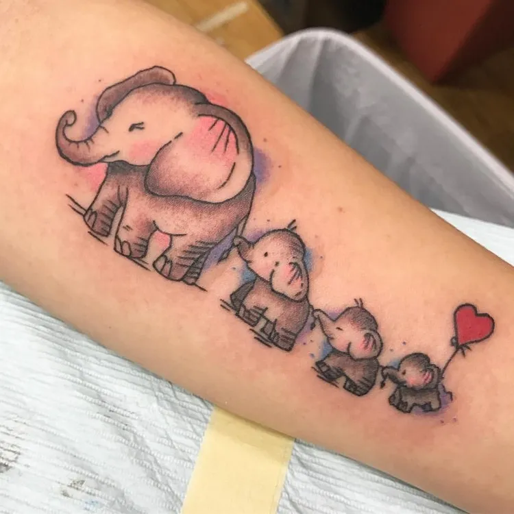 tatouage famille 4 personnes tatouage famille éléphant aquarelle