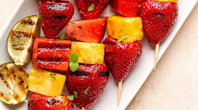 quel fruit pour le barbecue recettes methodes été peches grillés ananas caramel pasteque 2023 gastronomie framboise fraise