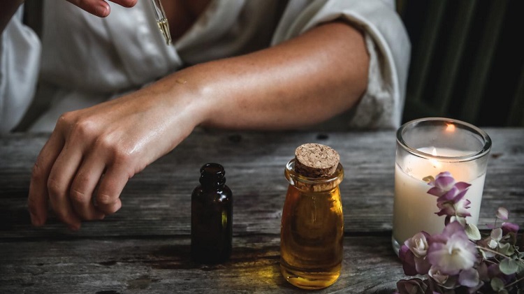 remèdes pour repousser les moustiques sur la peau naturellement astuces ne pas se faire piquer par les moustiques idées éviter piqûres éloigner les moustiques de façon naturelle