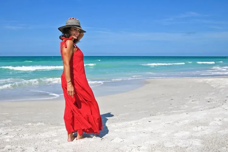 robe de plage femme 60 ans été mer portefeuille rayée manches ventre anti age tendance