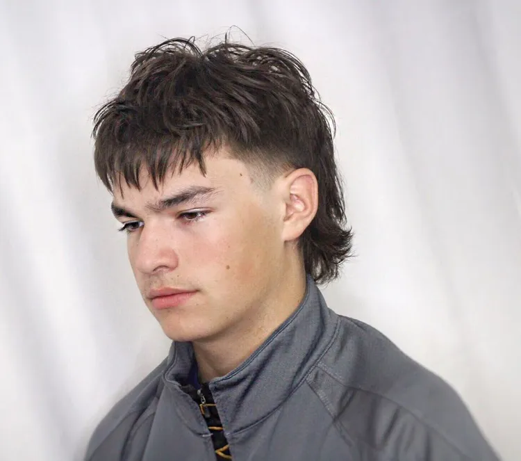 coupe pour garçon tendance 2023 mulet moderne nuque longue coiffure