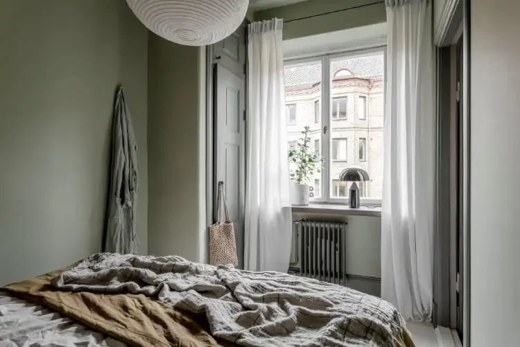 déco chambre à coucher vintage en vert sauge gris blanc beige