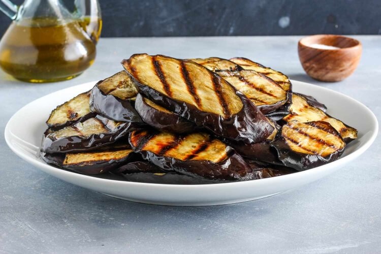 est ce que la peau des aubergines est comestible astuces préparer enlever amertume