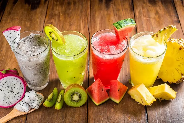 meilleures boissons hydratantes canicule 2023 jus fruits saison frais