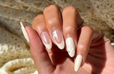ongles blanc laiteux french