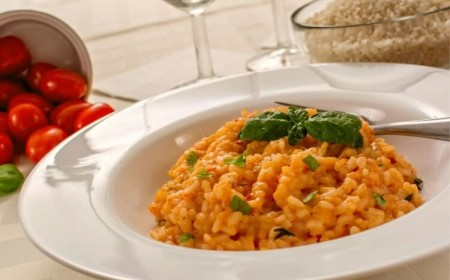 risotto tomates huile olive riz arborio petit verre vin blanc facultative bouillon légumes