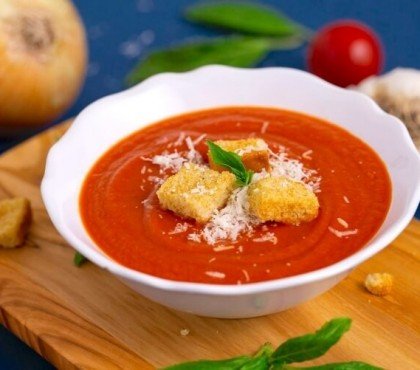 soupe à la tomate comment préparer inclure autres ingrédients jardin