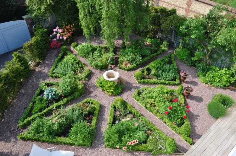 allée centrale et de bordures comment faire un jardin de cure sec plantes légumes lavande géranium hortensia arbres
