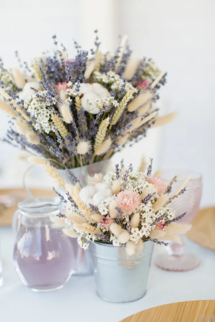centre de table mariage bohème chic avec des fleurs séchées
