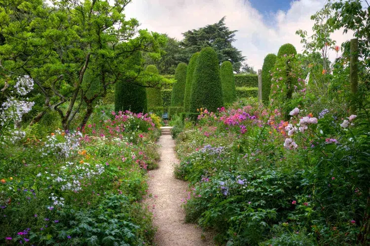 comment faire un jardin anglais plantes convenablesplantes couleurs meubles decoration