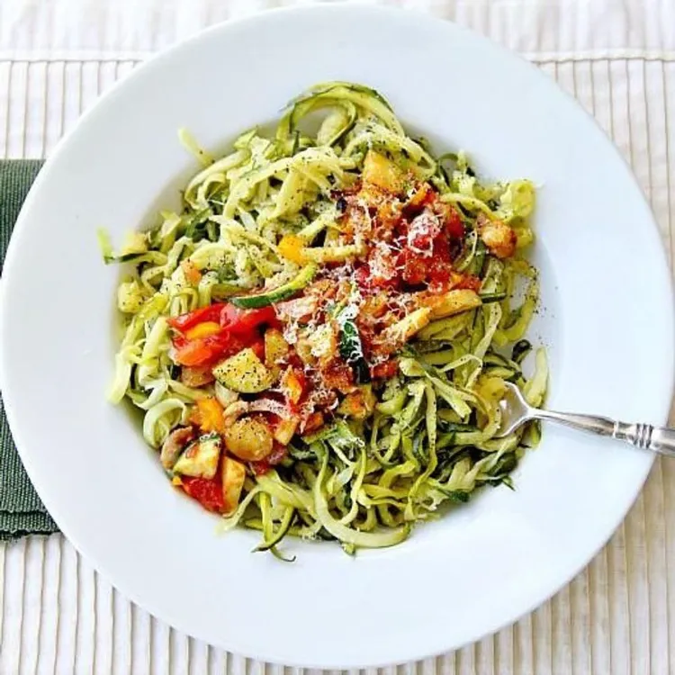 ingrédients nécessaires spaghetti de courgettes crues rapide fraiche famille été tomates à la minute recette
