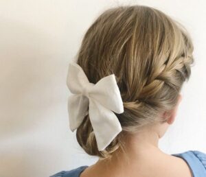 coiffure avec noed pour fillette rentrée 2023 4 septembre idées originales
