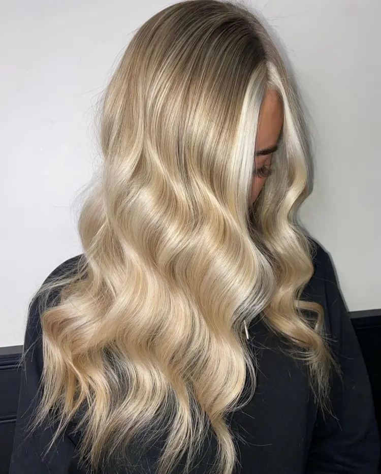 comment savoir si un balayage peut nous aller cheveux blonds clair idée coupe