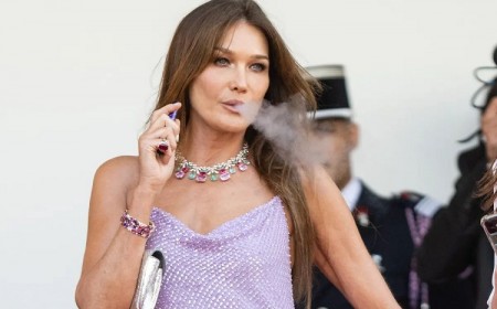 comment s'habiller après 50 ans femme style carla bruni tenues