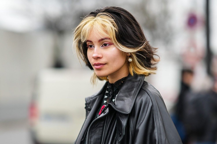 coupe courte femme tendance rentrée 2023 feathered hair bob