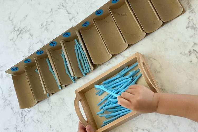 jouets montessori à faire soi meme matériaux naturels boite mathématique 4 ans