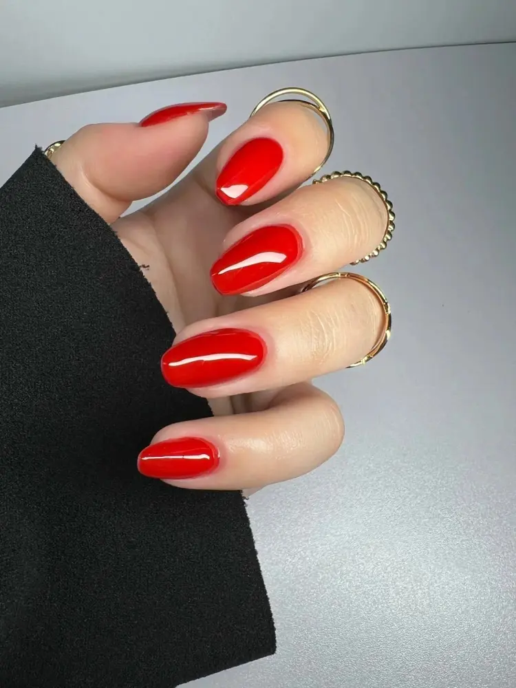 ongles rouge tendance nail art décoration automne 2023
